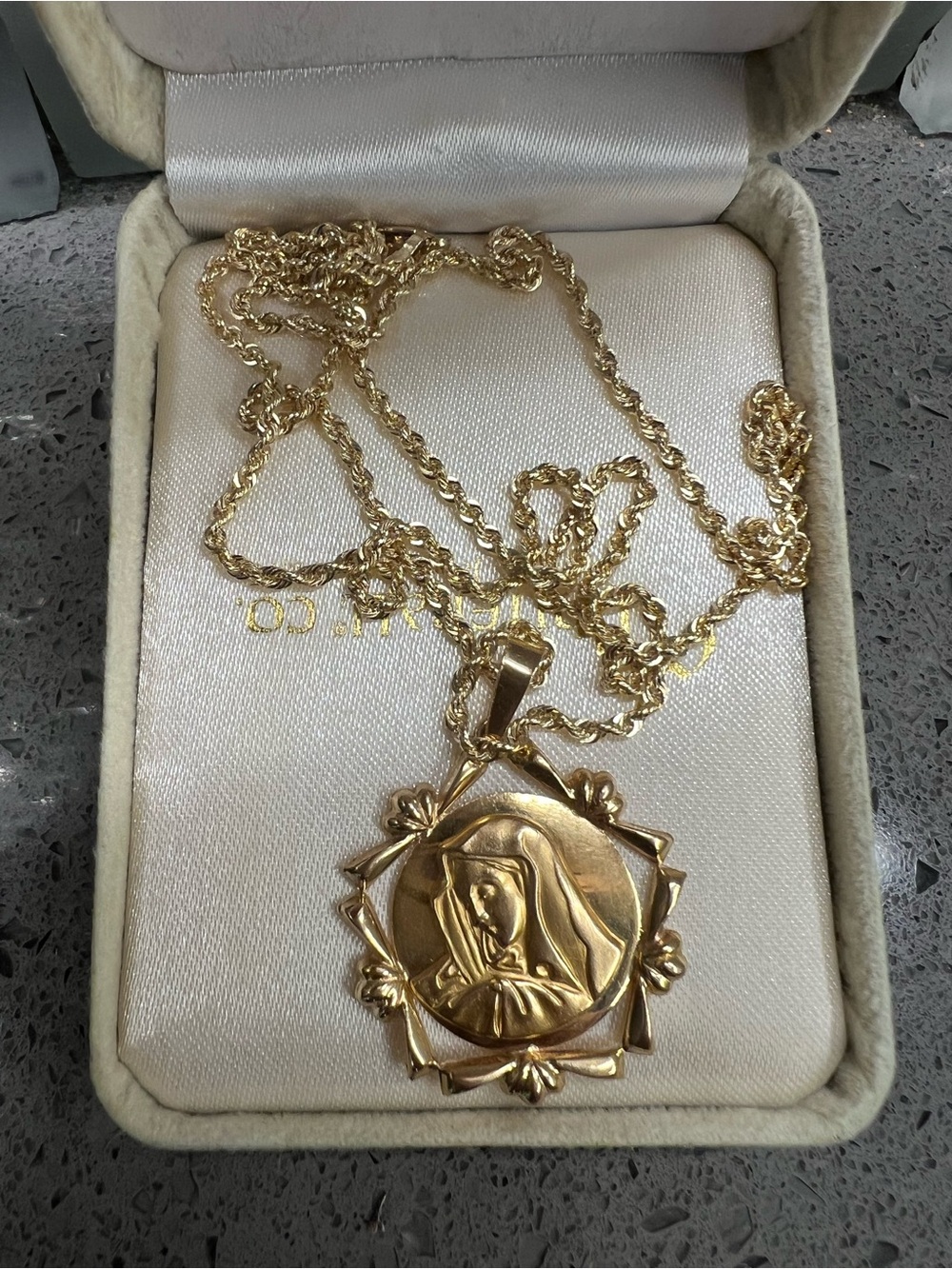18 K gold Virgin Mary pendant with 14K gold robe chain